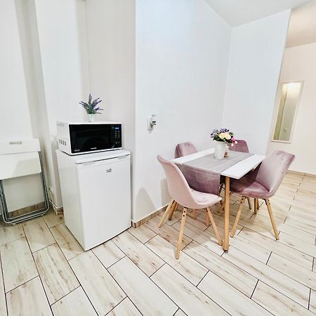 Av Apartment Turda Eksteriør billede