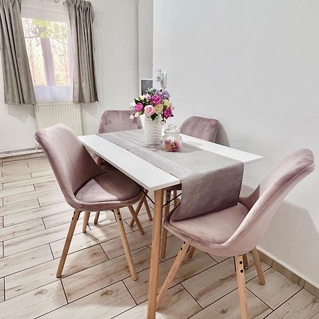 Av Apartment Turda Eksteriør billede
