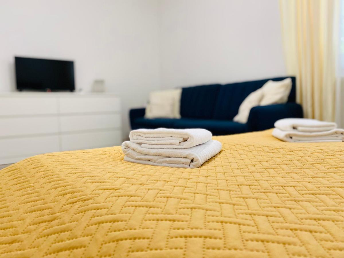 Av Apartment Turda Eksteriør billede